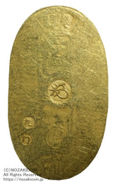 万延小判は万延元年~慶応3年(1860~1867)まで鋳造されました。品位は金574 / 銀426 量目3.3g です。小型で雛小判とも呼ばれます。鑑定書・桐箱付き。