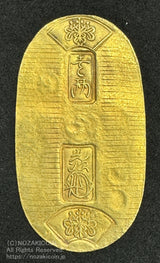 天保小判は天保8年〜安政5年 (1837~1858)に鋳造されました。金56.8% 銀43.2% 量目11.2g。裏の極印が保の字なので、保字小判ともいいます。鑑定書・桐箱付き。