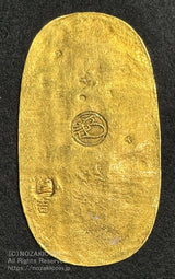 享保小判は正徳4年~元文元年(1714~1736)まで鋳造されました。品位は金861 / 銀139 量目17.78g です。鑑定書・桐箱付き。