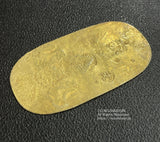 元文小判は元文元年~文政元年(1736~1818)まで鋳造されました。背に真書体の文の字の刻印があり真文小判とも呼ばれています。品位は金653 / 銀347 量目12.9g です。鑑定書・桐箱付き。(鑑定書には稲荷刻印についての記載はありません。)