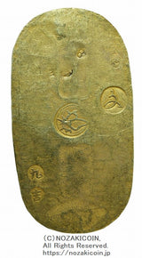 文政小判は文政2年~文政11年(1819~1828)に鋳造されました。品位は金559 / 銀441 13.1g。裏の極印が草書体の文の字なので、草文小判ともいいます。鑑定書(令和8年3月17日)・桐箱付き。