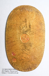 万延小判は万延元年~慶応3年(1860~1867)まで鋳造されました。品位は金574 / 銀426 量目3.3g です。小型で雛小判とも呼ばれます。鑑定書・桐箱付き。