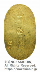 万延小判は万延元年~慶応3年(1860~1867)まで鋳造されました。品位は金574 / 銀426 量目3.3g です。小型で雛小判とも呼ばれます。鑑定書(令和7年12月16日)・桐箱付き。