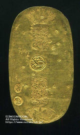 享保小判は正徳4年~元文元年(1714~1736)まで鋳造されました。  品位は金861 / 銀139 量目17.78g です。  鑑定書・桐箱付き。