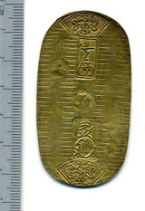 文政小判は文政2年~文政11年(1819~1828)に鋳造されました。  品位は金559 / 銀441 量目13.07g。  裏の極印が草書体の文の字なので、草文小判ともいいます。  鑑定書・桐箱付き。