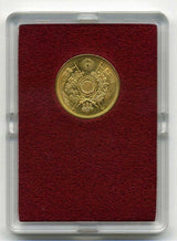 旧5円金貨(縮小) 明治28年(1895) 発行枚数 320,090枚 直径 21.82mm 品位 金900 / 銅100 量目8.33g 化粧箱にはダメージがあります。 オークションのビニール袋無し