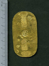 宝永小判は宝永7年~正徳4年(1710~1714)に鋳造されました。  品位は金834 / 銀166 量目9.34g。  裏の極印が乾の字なので、乾字小判ともいいます。  鑑定書・桐箱付き。