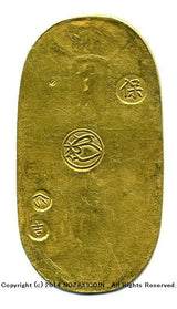 天保8年〜安政5年 (1837~1858)に鋳造されました。 金56.8% 銀43.2% 量目11.2g。 裏の極印が保の字なので、保字小判ともいいます。 鑑定書・桐箱付き。