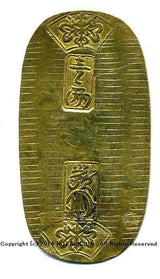 文政小判は文政2年~文政11年(1819~1828)に鋳造されました。  品位は金559 / 銀441 量目13.07g。  裏の極印が草書体の文の字なので、草文小判ともいいます。  鑑定書・桐箱付き。