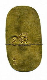 元禄小判は元禄8年~宝永7年(1695~1710)まで鋳造されました。 背に元の字の刻印があり元字小判とも呼ばれています。 元禄小判には元字に短元と長元があり、こちらは短元です。  両替屋印が全く無い無刻印で非常に美しい状態です。 品位は金564 / 銀436 量目17.81g です。 鑑定書・桐箱付き