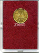 新10円 明治34年 発行枚数 1,654,682枚 直径 21.21mm 品位 金900 / 銅100 量目8.33g 化粧箱にはダメージがあります。 オークションのビニール袋無し