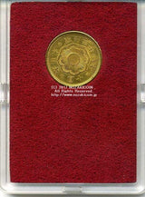 新10円 明治34年 発行枚数 1,654,682枚 直径 21.21mm 品位 金900 / 銅100 量目8.33g 化粧箱にはダメージがあります。 オークションのビニール袋無し