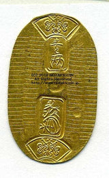 万延小判は万延元年~慶応3年(1860~1867)まで鋳造されました。  品位は金574 / 銀426 量目3.3g です。  小型で雛小判とも呼ばれます。  鑑定書・桐箱付き。