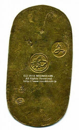 文政小判は文政2年~文政11年(1819~1828)に鋳造されました。  品位は金559 / 銀441 量目13.07g。  裏の極印が草書体の文の字なので、草文小判ともいいます。  鑑定書・桐箱付き。