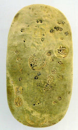 元文小判は元文元年~文政元年(1736~1818)まで鋳造されました。 背に真書体の文の字の刻印があり真文小判とも呼ばれています。 馬神は縁起の良い七福小判です。 品位は金653 / 銀347 量目13.00g です。 鑑定書・桐箱付き。