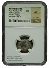 AD161-180
ローマ帝国の黄金期を代表する銀貨。NGC XF（エクセレント・ファイン）グレード認定により、優れた保存状態が保証されています。古代ローマの造幣技術と芸術性が明確に表現された表面、複雑な肖像彫刻、精密な銘文が特徴です。歴史的重要性と美術的価値を兼ね備えた、1800年以上前の遺産です。