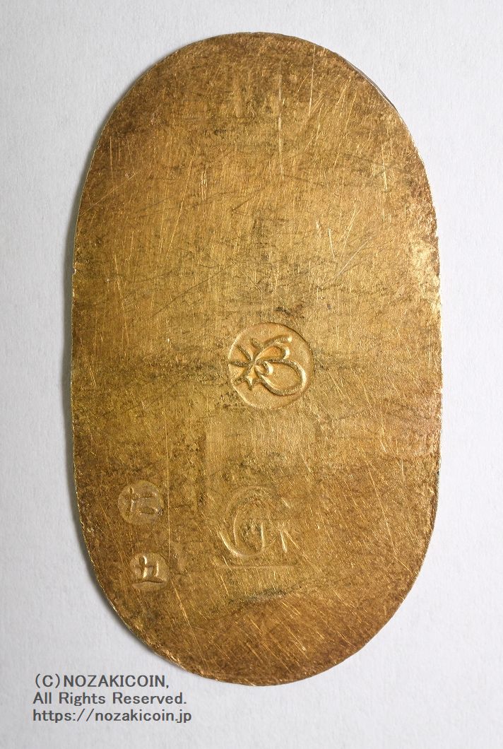 万延小判は万延元年～慶応3年(1860～1867)まで鋳造されました。品位は金574 / 銀426 量目3.3g です。小型で雛小判とも呼ばれます。鑑定書・桐箱付き。