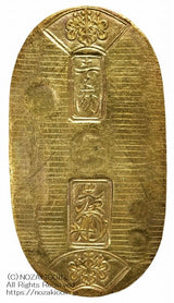 天保8年〜安政5年&nbsp;（1837～1858）に鋳造されました。金56.8%　銀43.2%　量目11.3g。裏の極印が保の字なので、保字小判ともいいます。鑑定書（令和7年7月22日）・桐箱付き。