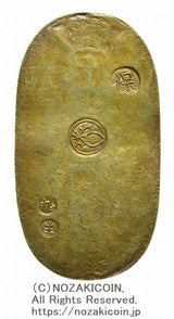 天保8年〜安政5年&nbsp;（1837～1858）に鋳造されました。金56.8%　銀43.2%　11.2g。裏の極印が保の字なので、保字小判ともいいます。鑑定書（令和7年12月16日）・桐箱付き。