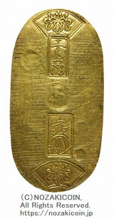 天保8年〜安政5年&nbsp;（1837～1858）に鋳造されました。金56.8%　銀43.2%　11.2g。裏の極印が保の字なので、保字小判ともいいます。鑑定書（令和7年12月16日）・桐箱付き。