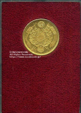 旧５円金貨（縮小） 明治６年(1873) 発行枚数 3,148,925枚 直径 21.82mm 品位 金900 / 銅100 量目8.33g 化粧箱にはダメージがあります。 オークションのビニール袋無し