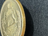 イラン2-1/2パーレビ金貨 発行年:SH1355 1976年 重量:20.34g 金品位:90% 直径:30mm 製造枚数:16,000枚  エッジに若干のキズ有