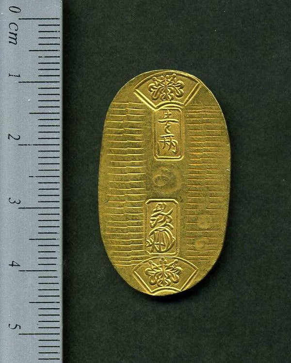 万延小判は万延元年～慶応3年(1860～1867)まで鋳造されました。  品位は金574 / 銀426 量目3.3g です。  小型で雛小判とも呼ばれます。  鑑定書・桐箱付き。