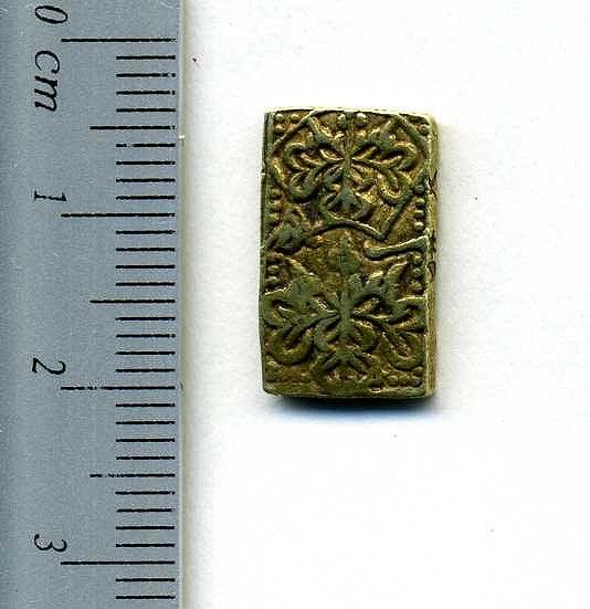元文一分金は元文元年〜文政元年（1736～1818）に鋳造されました。  品位は金653 / 銀347 量目は3.25gです。  真文一分とも呼ばれています。